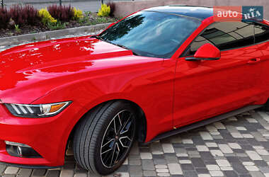 Купе Ford Mustang 2017 в 