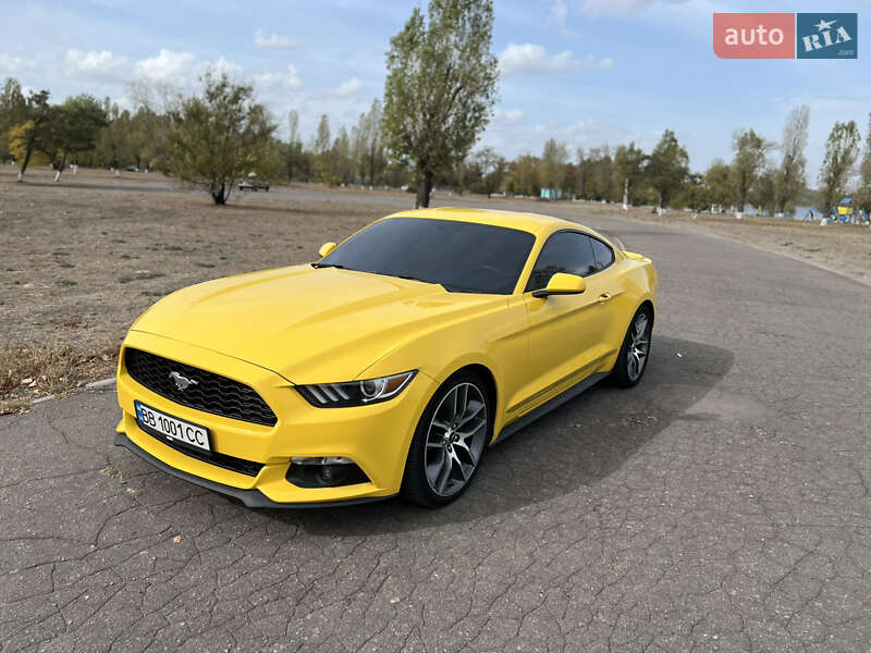 Купе Ford Mustang 2017 в 