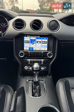Купе Ford Mustang 2015 в 