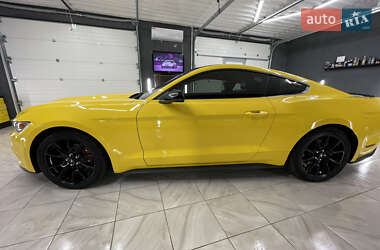 Купе Ford Mustang 2015 в 