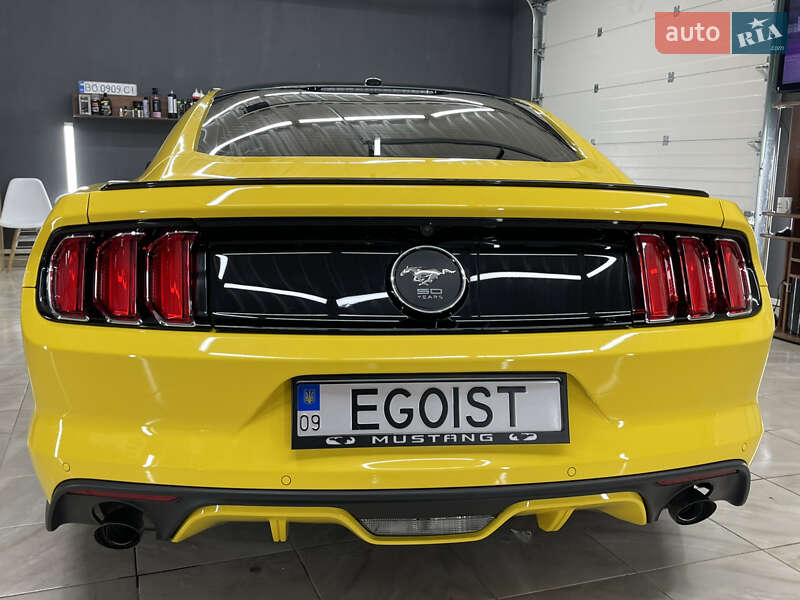 Купе Ford Mustang 2015 в Снятине