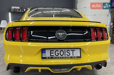 Купе Ford Mustang 2015 в 