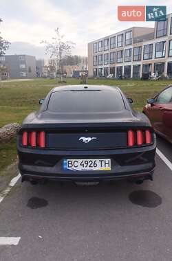 Купе Ford Mustang 2014 в 