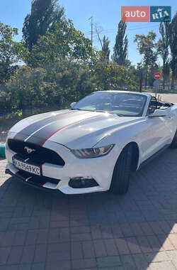 Кабриолет Ford Mustang 2015 в Киеве