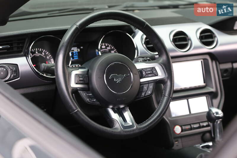 Купе Ford Mustang 2016 в Киеве