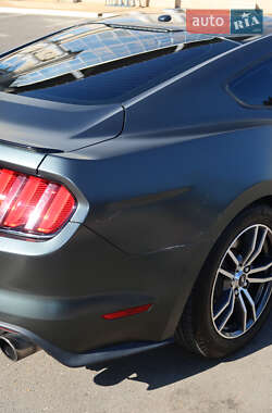 Купе Ford Mustang 2015 в 