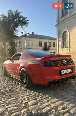 Купе Ford Mustang 2012 в 