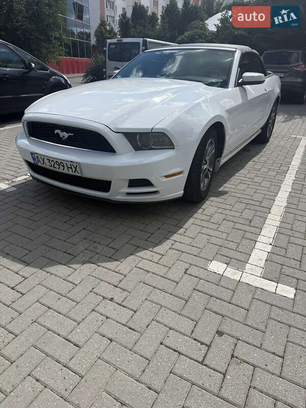 Кабріолет Ford Mustang 2014 в Харкові фото 8 Кабріолет Ford Mustang 2014 в Харкові