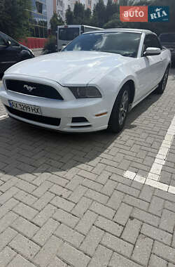 Кабриолет Ford Mustang 2014 в 