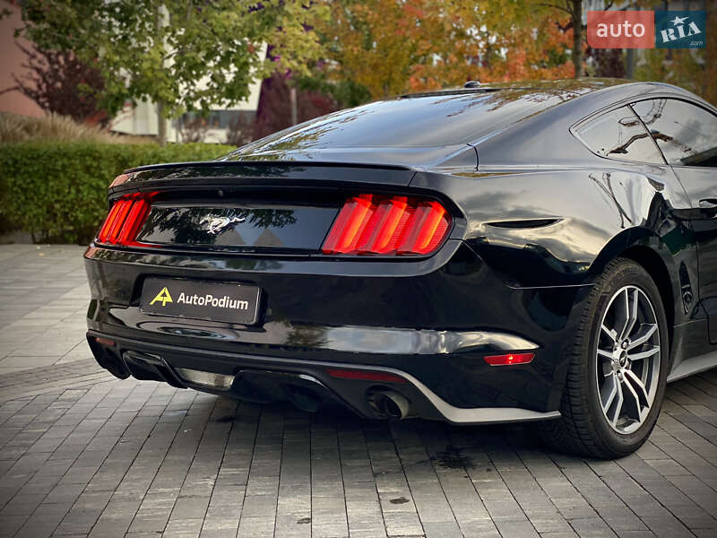 Купе Ford Mustang 2016 в Києві