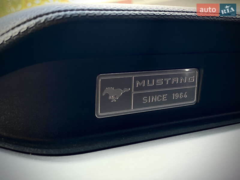 Купе Ford Mustang 2016 в Києві