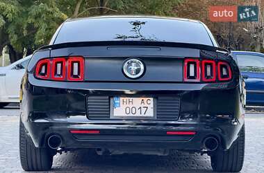 Купе Ford Mustang 2013 в 
