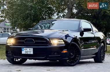 Купе Ford Mustang 2013 в 