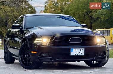 Купе Ford Mustang 2013 в 