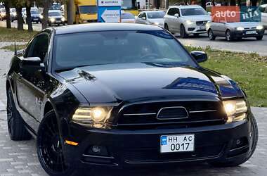 Купе Ford Mustang 2013 в 