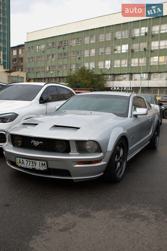 Купе Ford Mustang 2005 в Києві фото 8 Купе Ford Mustang 2005 в Києві