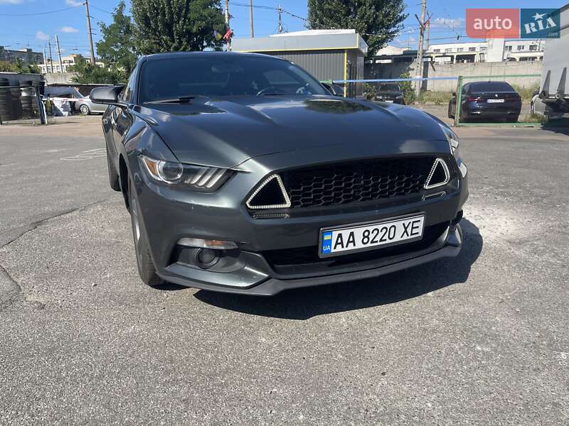 Купе Ford Mustang 2015 в Киеве