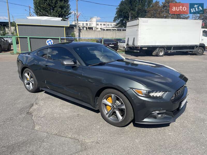 Купе Ford Mustang 2015 в Киеве