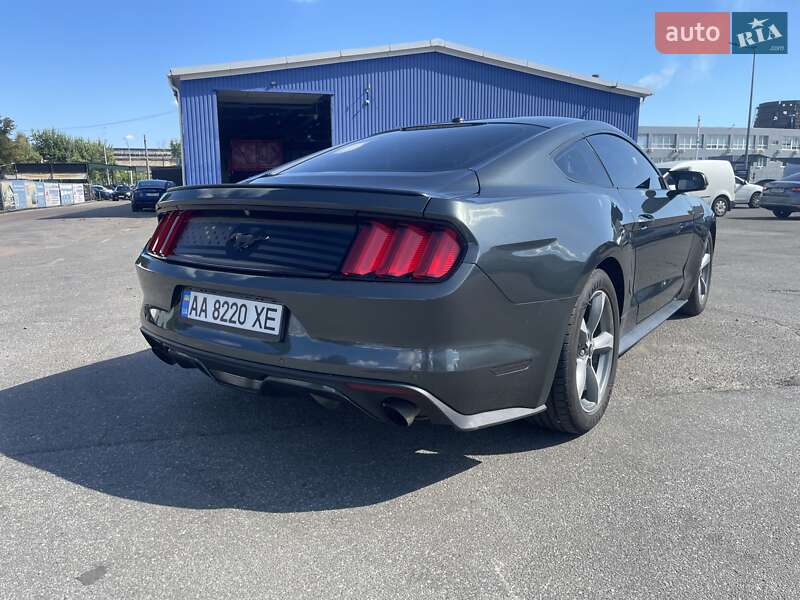 Купе Ford Mustang 2015 в Киеве