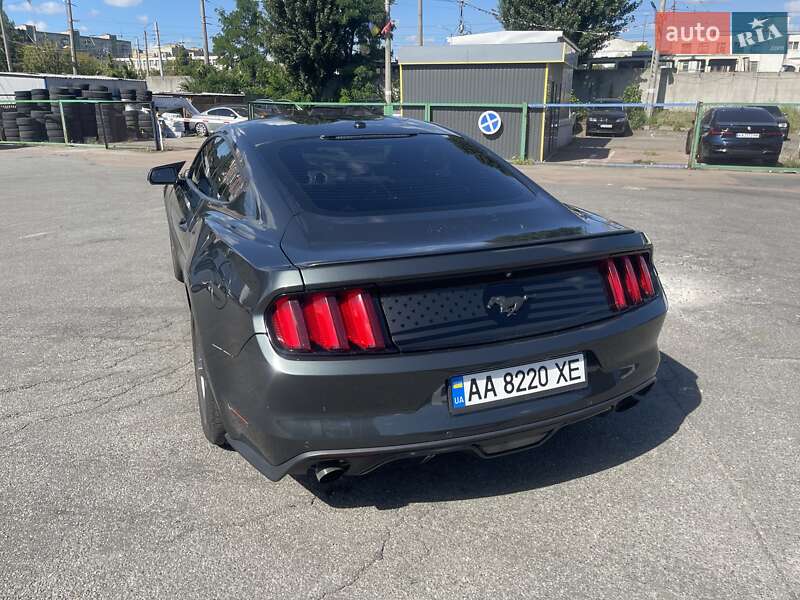Купе Ford Mustang 2015 в Киеве
