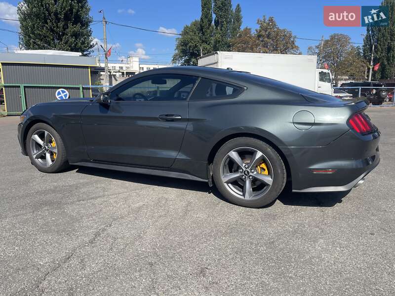 Купе Ford Mustang 2015 в Киеве