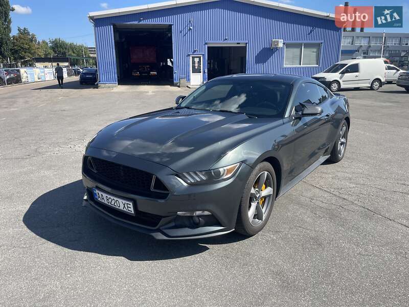 Купе Ford Mustang 2015 в Киеве