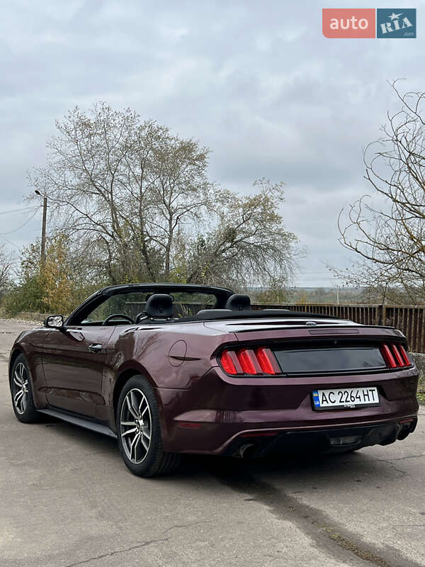 Кабріолет Ford Mustang 2016 в Рівному