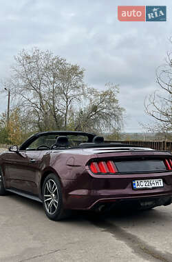 Кабриолет Ford Mustang 2016 в 
