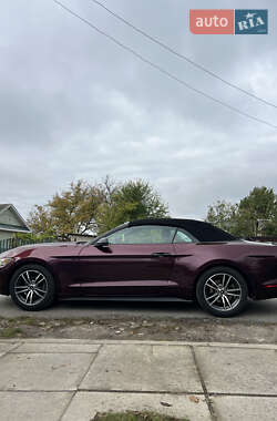 Кабриолет Ford Mustang 2016 в 