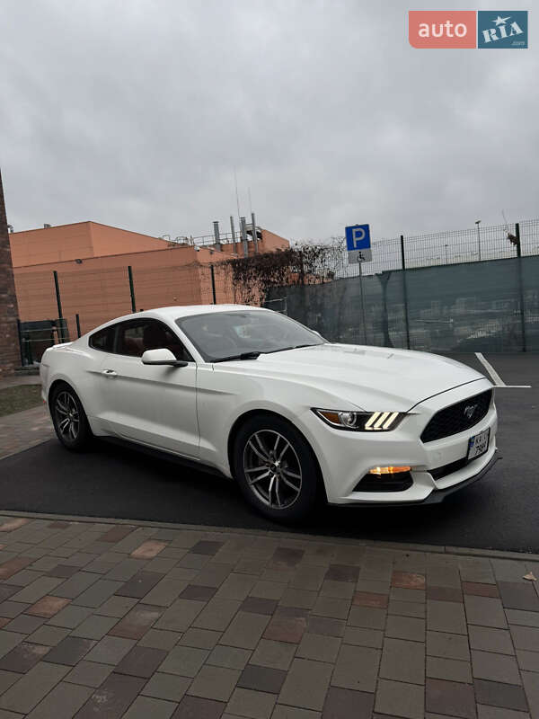 Купе Ford Mustang 2016 в Києві