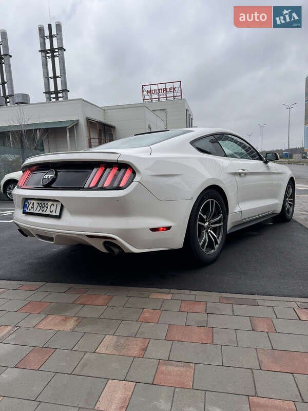 Купе Ford Mustang 2016 в Києві