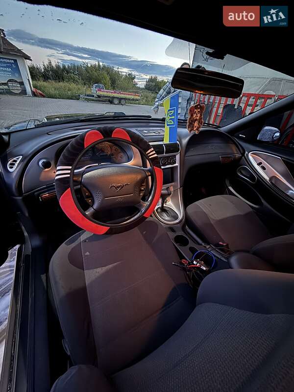 Купе Ford Mustang 2001 в Ивано-Франковске