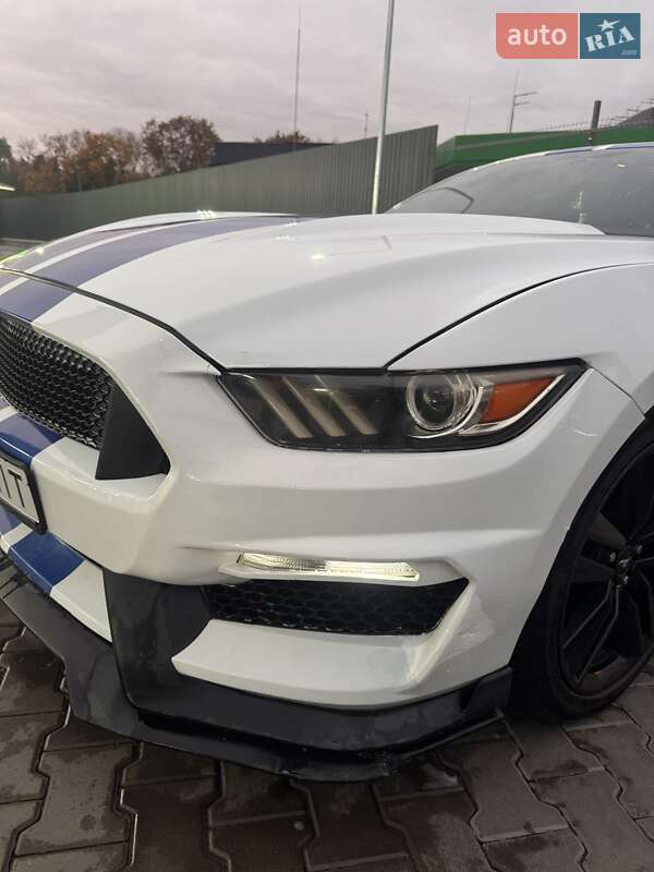Купе Ford Mustang 2015 в Киеве фото 12 Купе Ford Mustang 2015 в Киеве