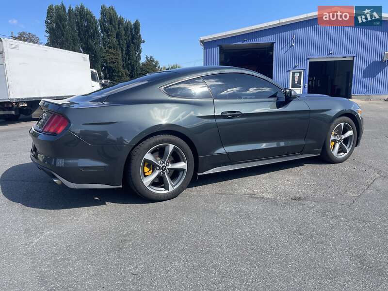 Купе Ford Mustang 2015 в Києві фото 8 Купе Ford Mustang 2015 в Києві