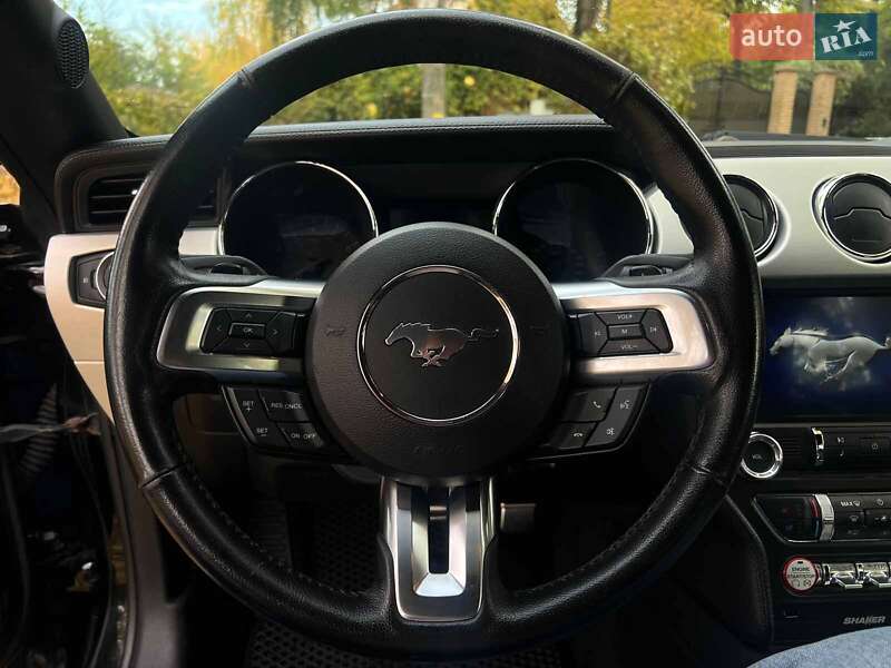 Кабриолет Ford Mustang 2016 в Киеве фото 11 Кабриолет Ford Mustang 2016 в Киеве