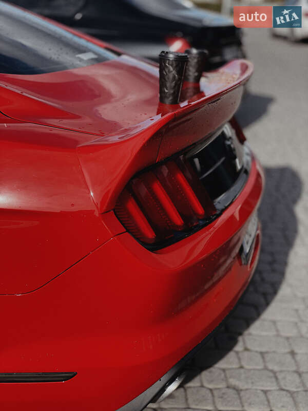 Купе Ford Mustang 2015 в Львове