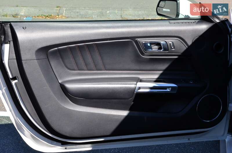 Купе Ford Mustang 2017 в Киеве фото 20 Купе Ford Mustang 2017 в Киеве