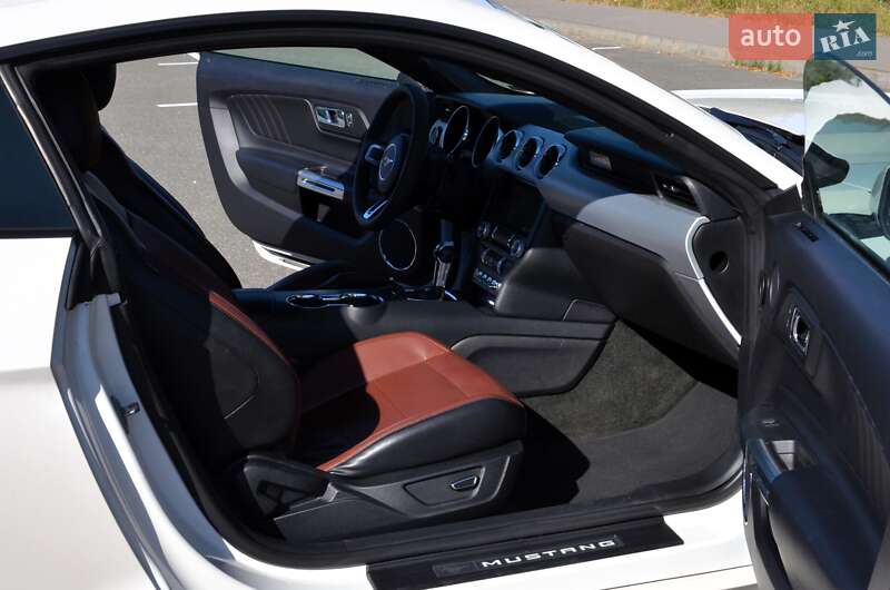 Купе Ford Mustang 2017 в Киеве фото 28 Купе Ford Mustang 2017 в Киеве