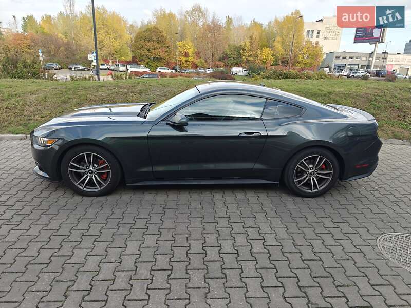 Купе Ford Mustang 2015 в Києві