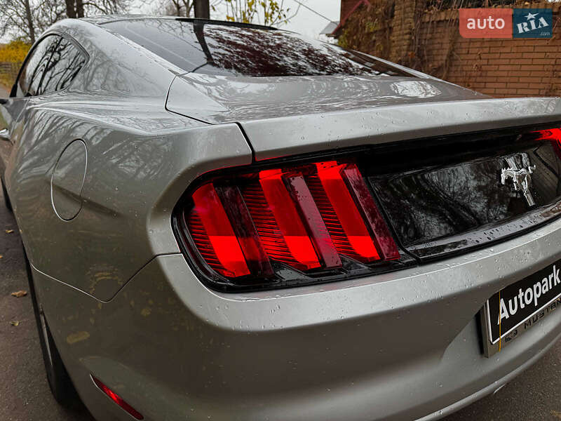 Купе Ford Mustang 2017 в Киеве фото 9 Купе Ford Mustang 2017 в Киеве