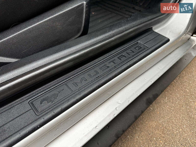 Купе Ford Mustang 2017 в Киеве фото 29 Купе Ford Mustang 2017 в Киеве