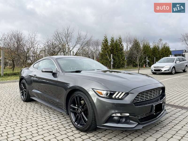 Купе Ford Mustang 2016 в Львові