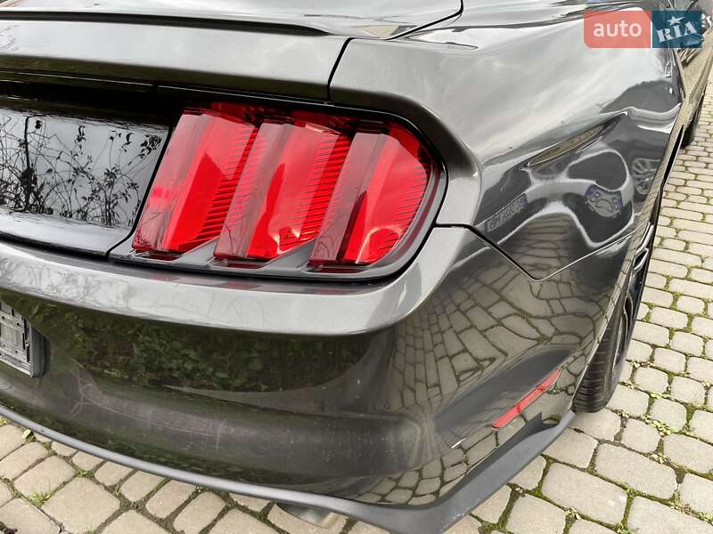 Купе Ford Mustang 2016 в Львові