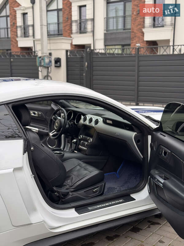Купе Ford Mustang 2015 в Києві фото 8 Купе Ford Mustang 2015 в Києві