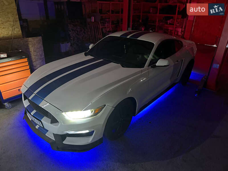 Купе Ford Mustang 2015 в Києві фото 19 Купе Ford Mustang 2015 в Києві