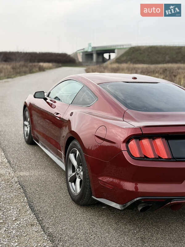 Купе Ford Mustang 2016 в Киеве