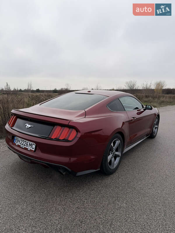 Купе Ford Mustang 2016 в Киеве