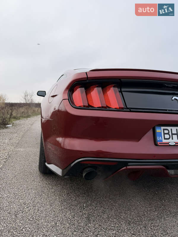 Купе Ford Mustang 2016 в Киеве