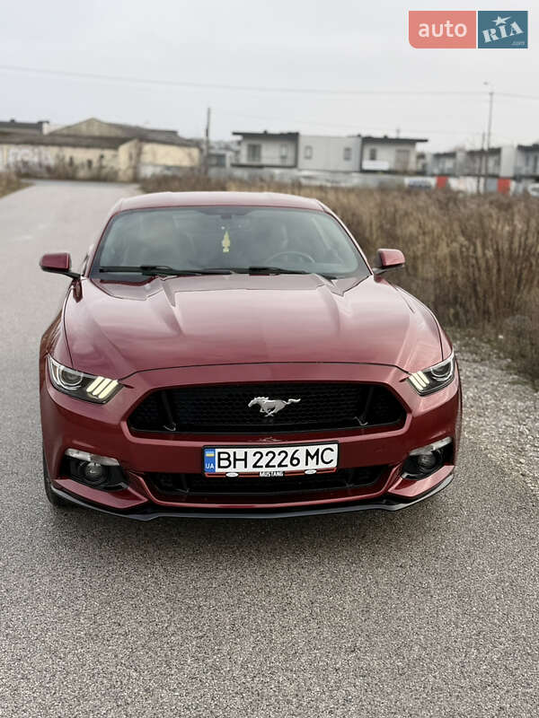 Купе Ford Mustang 2016 в Киеве