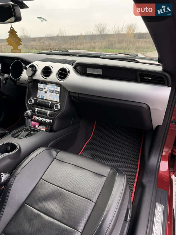 Купе Ford Mustang 2016 в Киеве